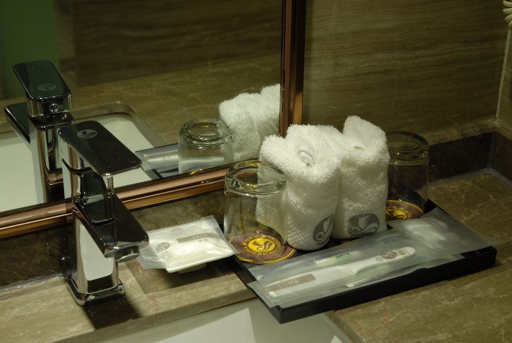 Insail Hotel Джухай Екстериор снимка