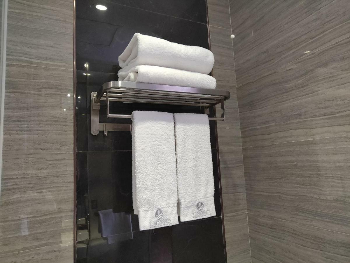 Insail Hotel Джухай Екстериор снимка